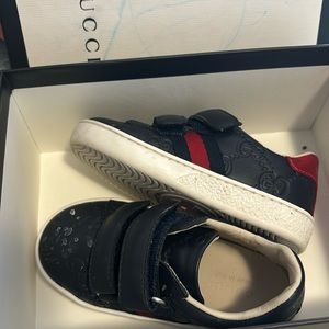 Gucci baby shoes size 22
